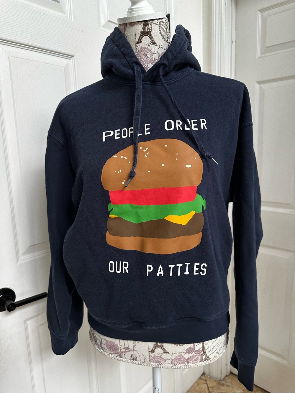 Uniqlo SoongeBob Squarepants Krabby Krusty Krab  Navy Pullover Hoodie Size S
